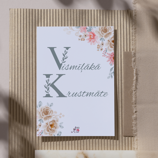 Apsveikuma kartīte krustmātei ar sirsnīgu dizainu.
