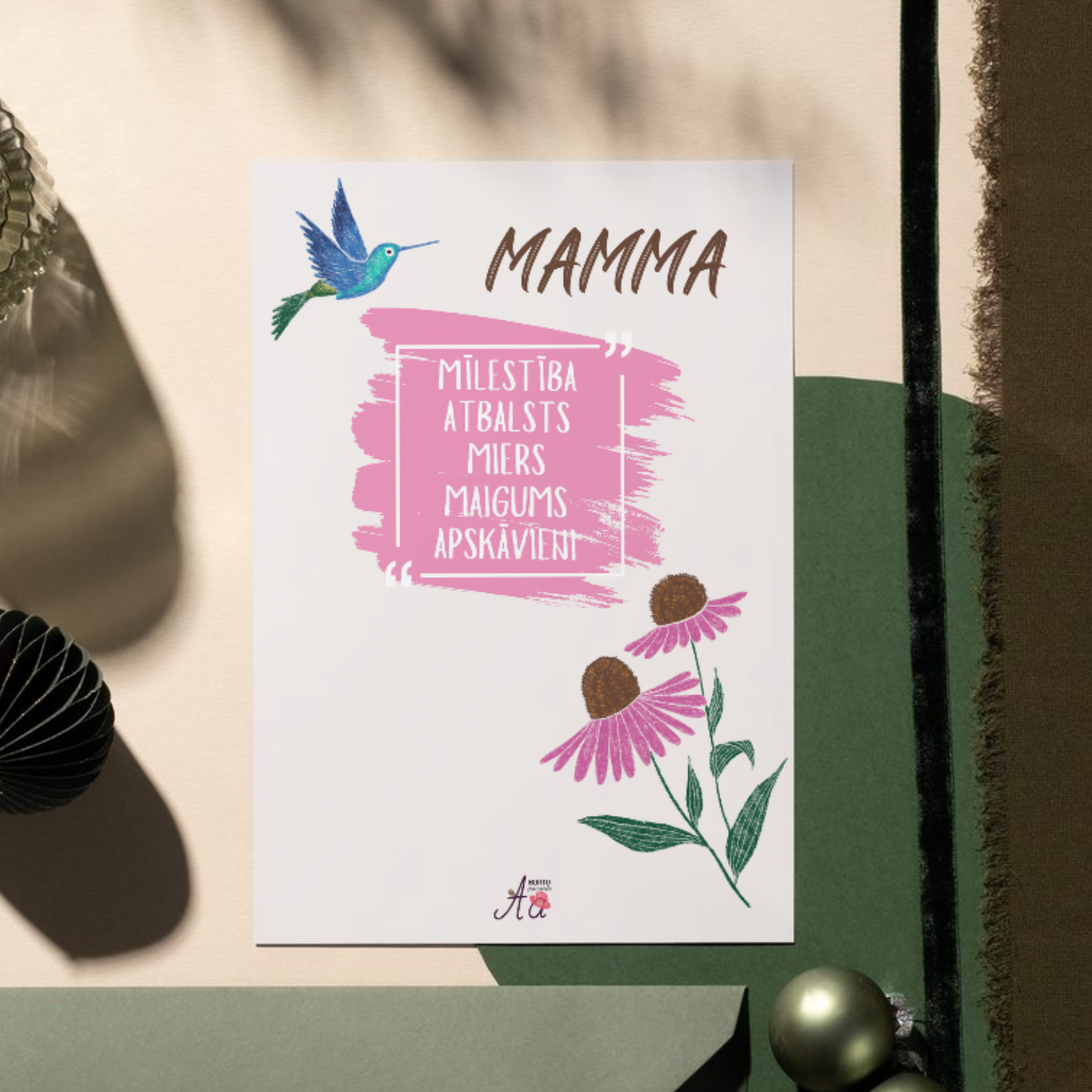 Iepriecini savu mammu ar īpašu, mīlestības pilnu apsveikuma kartīti. Šī kartīte ir radīta, lai izteiktu pateicību, rūpes un siltumu, ko mamma sniedz katru dienu. Neatkarīgi no tā, vai tā ir Mātes diena, dzimšanas diena vai vienkārši vēlme pateikt “paldies”, šī kartīte būs skaists un nozīmīgs papildinājums jebkurai dāvanai.