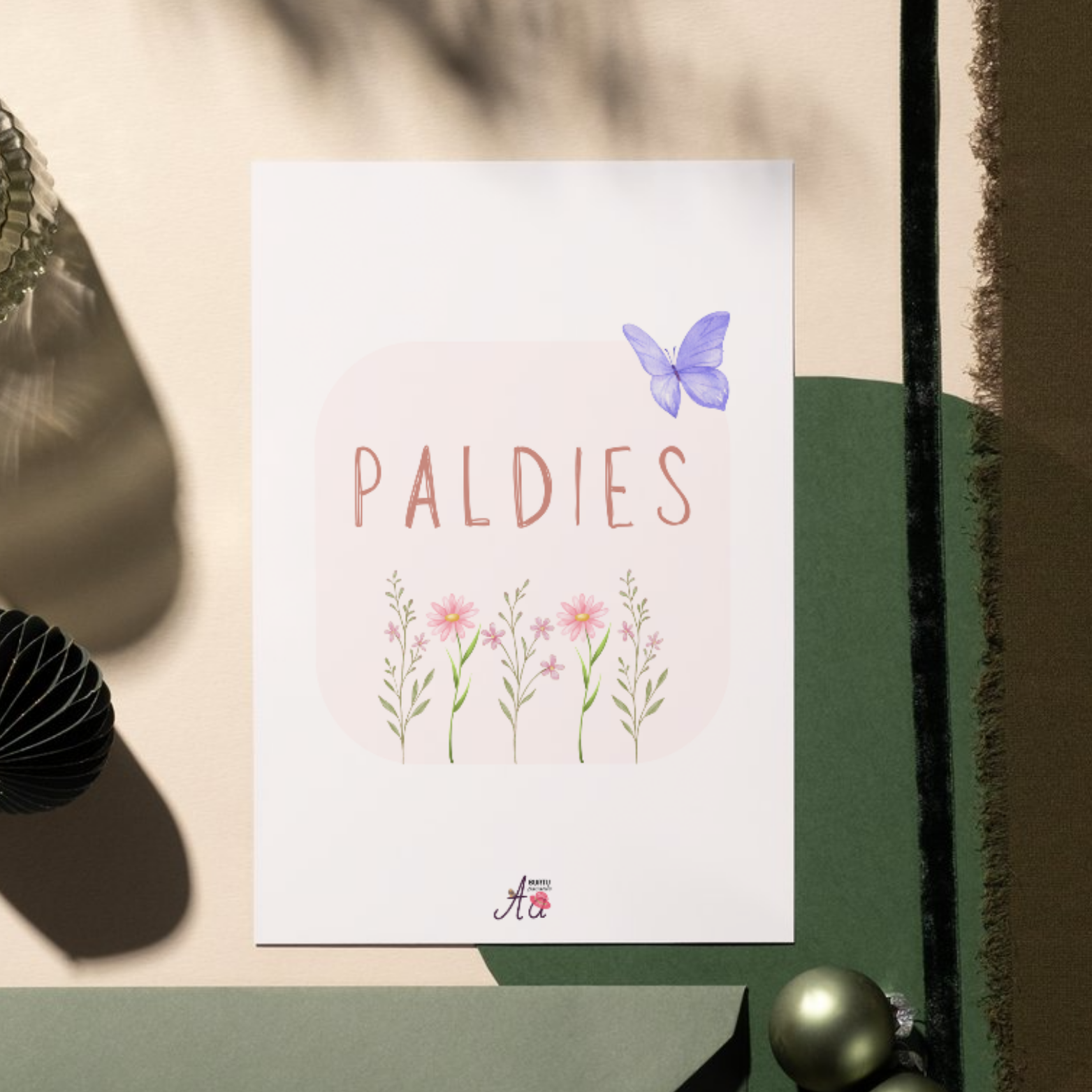 Kartīte “paldies” ar siltu un pateicīgu noskaņu.