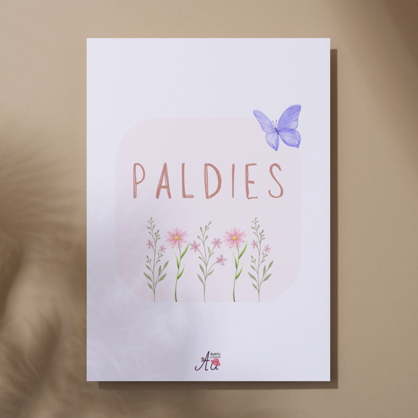 Mīļa pateicības kartīte ar gaumīgu noformējumu.